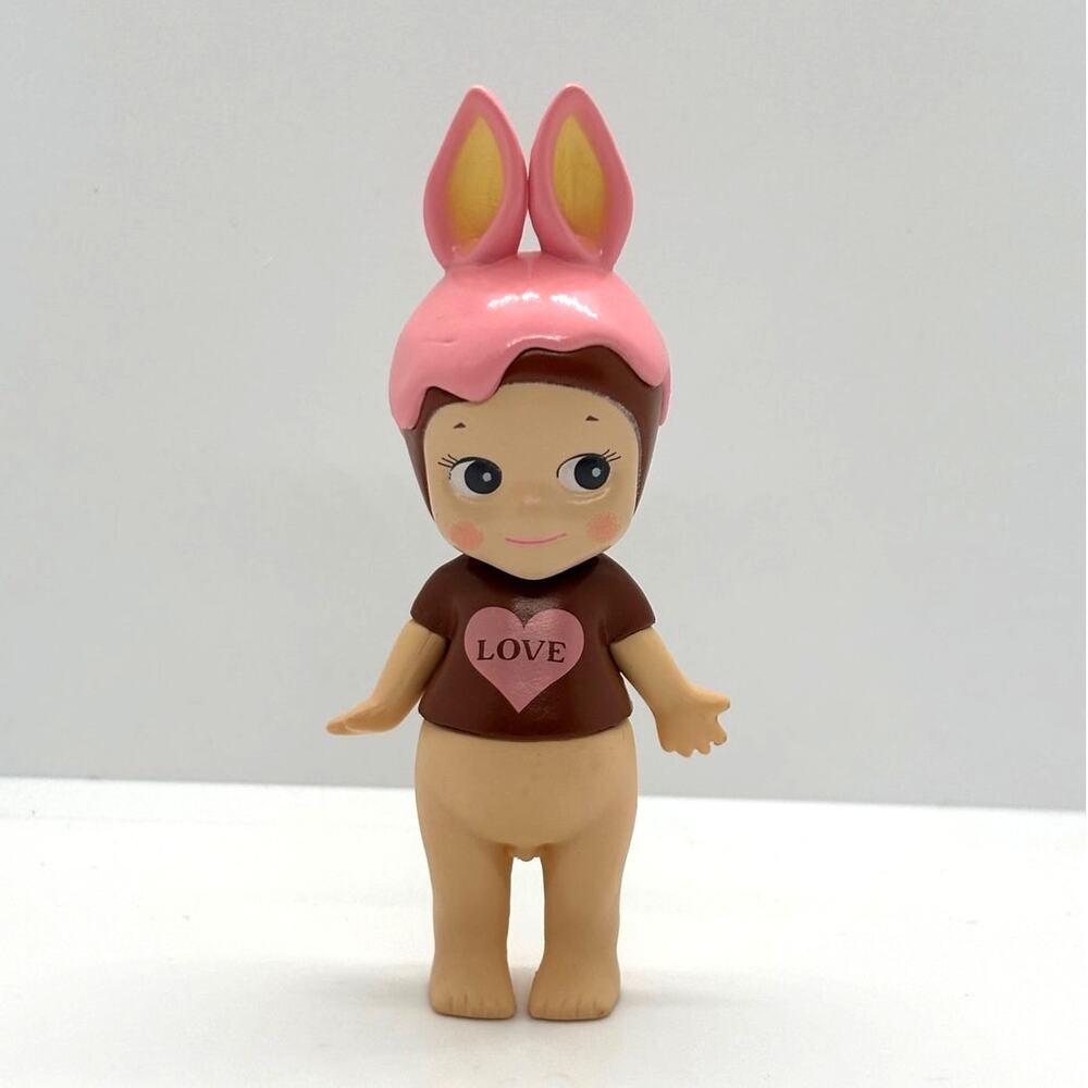 New Kewpie/Angel Collectible Mini Figure, Rabbit with Love Shirt Open Blind Box